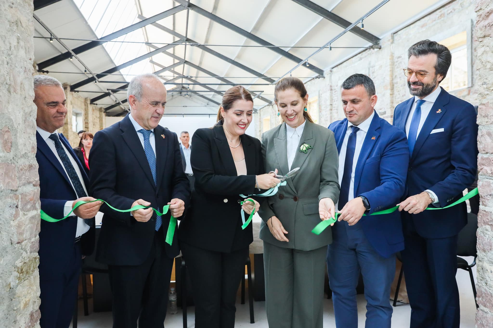 Inagurohet sot kampusi UNED në Gjirokastër , Manastirliu : Standarte të reja Europiane , arsimi vazhdon të rritet në Shqipëri