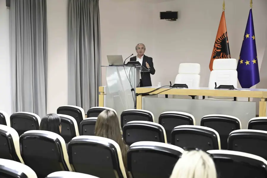 Leksioni mbi Inflacionin: Ndikimi në Kostot e Jetës dhe Politikat Monetare