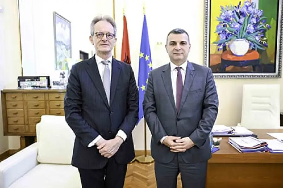 Guvernatori Sejko në takim zyrtar me Ambasadorin e Mbretërisë së Vendeve të Ulëta, Sh.T.Z. Reinout Vos