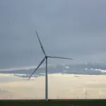 Agjencia e energjisë: nevojiten investime në rrjetet elektrike për të arritur 3-fishimin e energjisë së rinovueshme deri në 2030