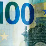 Rënia e euros kundrejt lekut prek një rekord të ri negativ