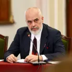 Rama zbulon projektin e ri - Ministrat nuk do të kenë më lidhje me tenderat