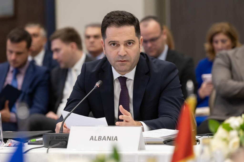 Ministri Malaj merr pjesë në takimin e nivelit të lartë në Mal të Zi, fokus në luftën kundër tregtisë së paligjshme të duhanit në Ballkanin Perëndimor