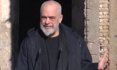 Kryeminstri duke mbajtur fjalim