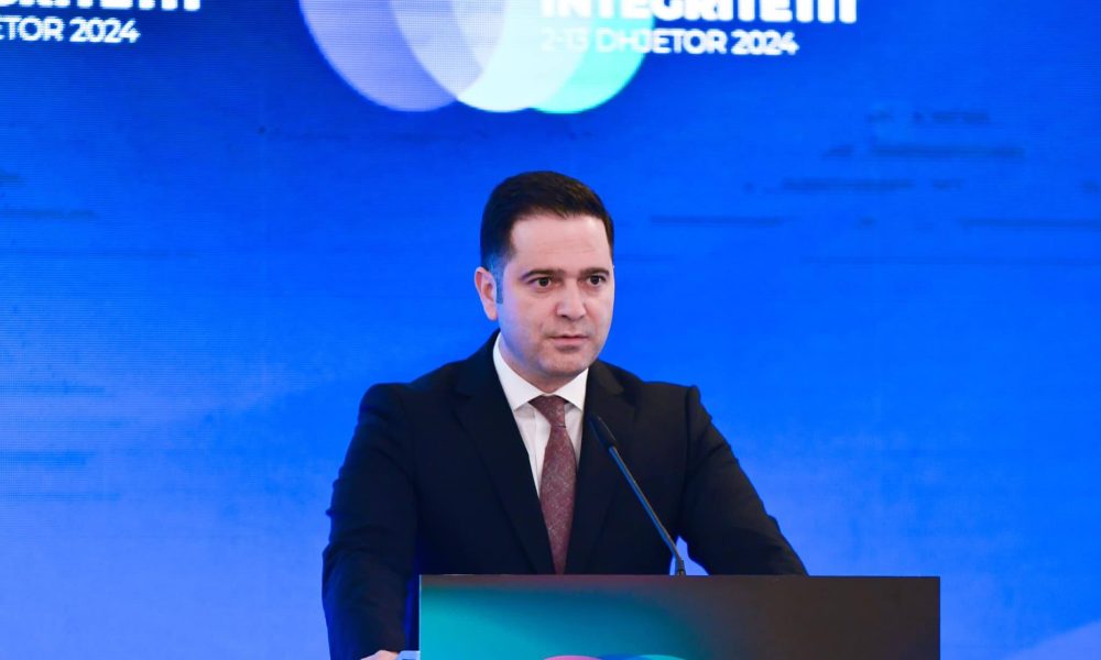Petrit Malaj duke mbajtur fjalim