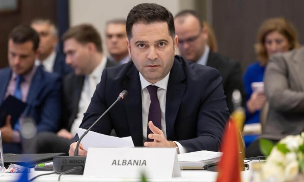 Minstri Malaj në fjalim